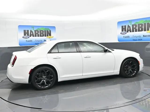 2019 Chrysler 300 Touring
