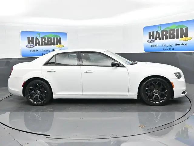 2019 Chrysler 300 Touring