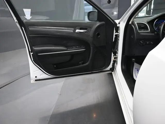2019 Chrysler 300 Touring