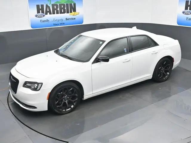 2019 Chrysler 300 Touring