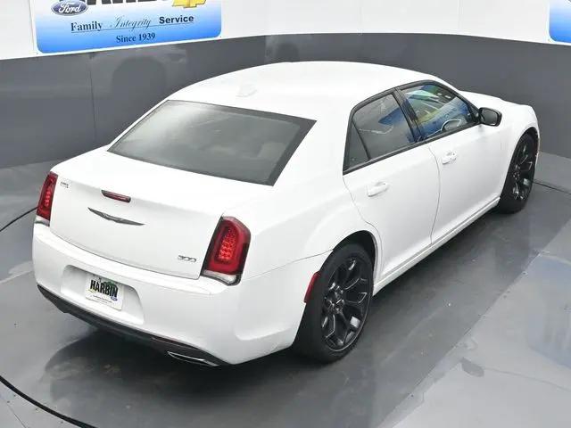 2019 Chrysler 300 Touring