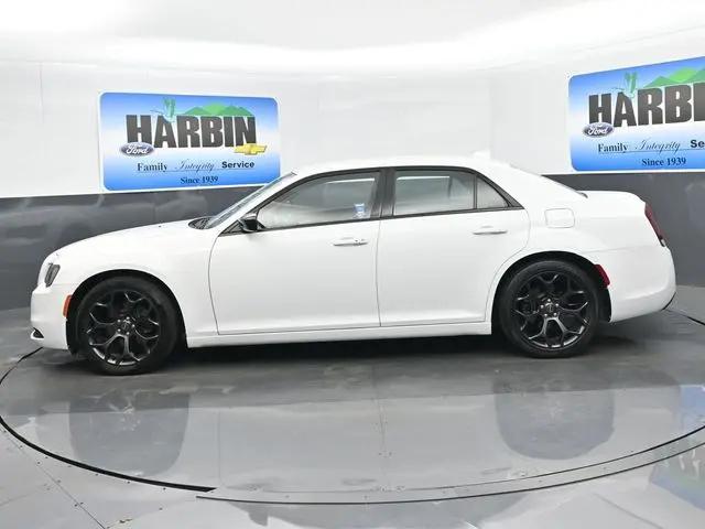 2019 Chrysler 300 Touring