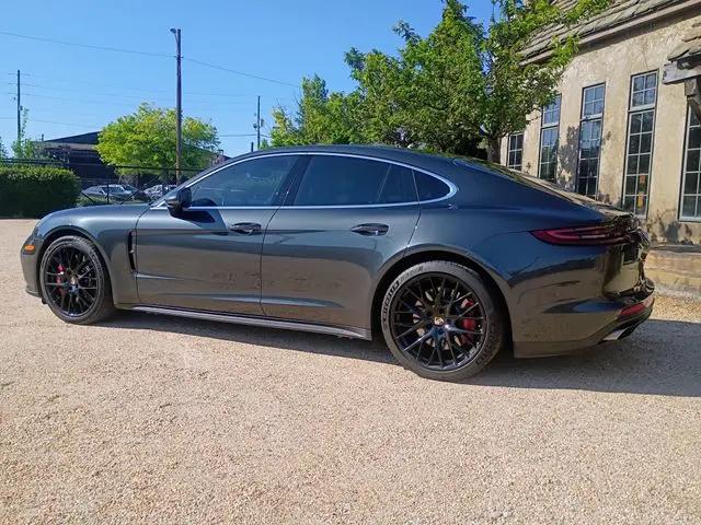 2017 Porsche Panamera Turbo