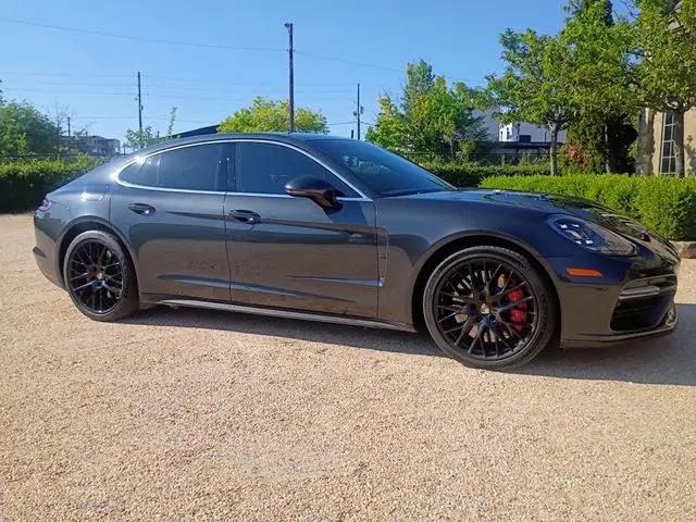 2017 Porsche Panamera Turbo