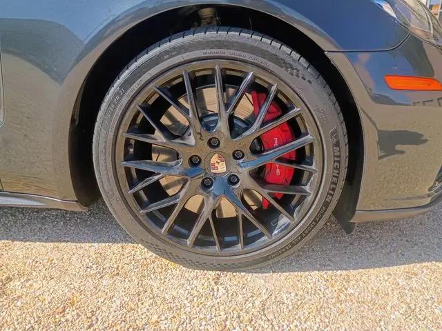 2017 Porsche Panamera Turbo