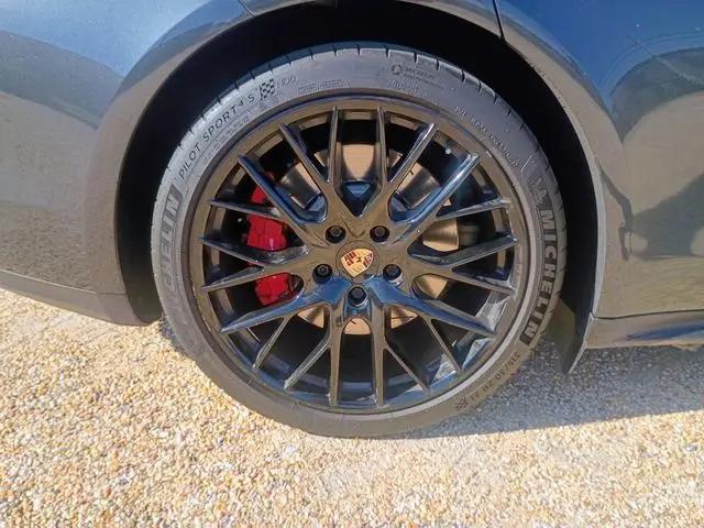 2017 Porsche Panamera Turbo