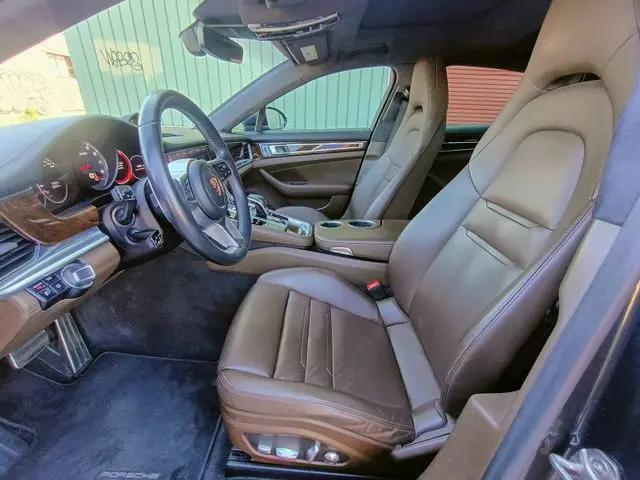 2017 Porsche Panamera Turbo