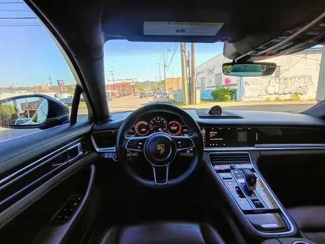 2017 Porsche Panamera Turbo