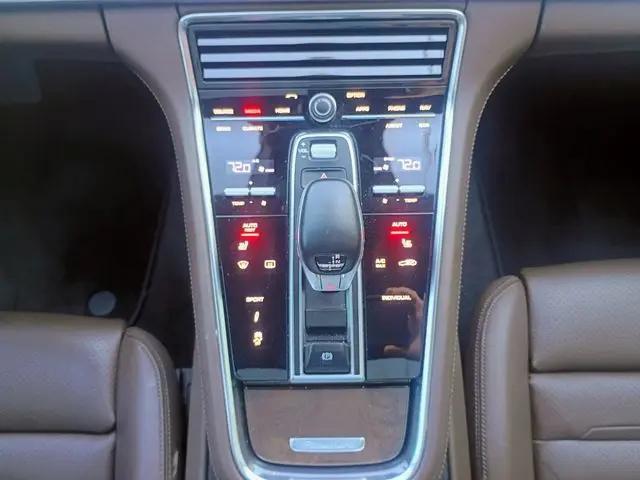 2017 Porsche Panamera Turbo