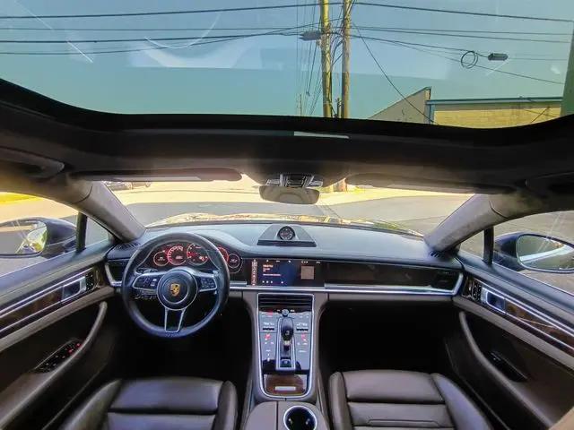 2017 Porsche Panamera Turbo