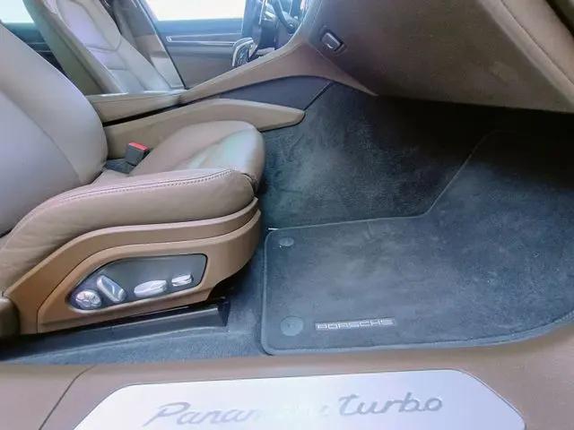 2017 Porsche Panamera Turbo