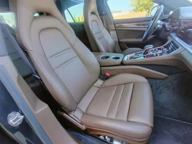 2017 Porsche Panamera Turbo