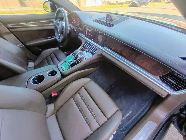 2017 Porsche Panamera Turbo