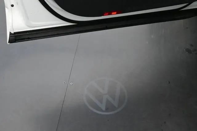 2025 Volkswagen Atlas Cross Sport 2.0T SEL Premium R-Line