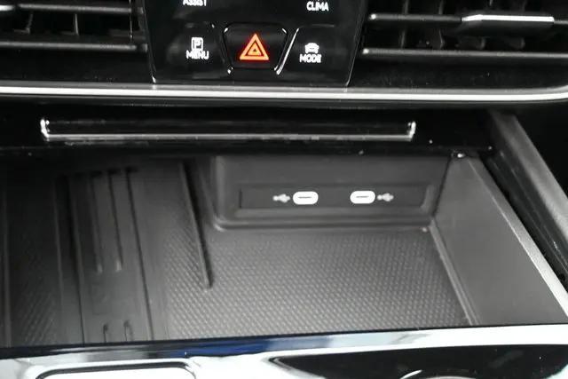 2025 Volkswagen Atlas Cross Sport 2.0T SEL Premium R-Line