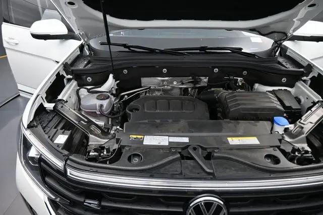 2025 Volkswagen Atlas Cross Sport 2.0T SEL Premium R-Line