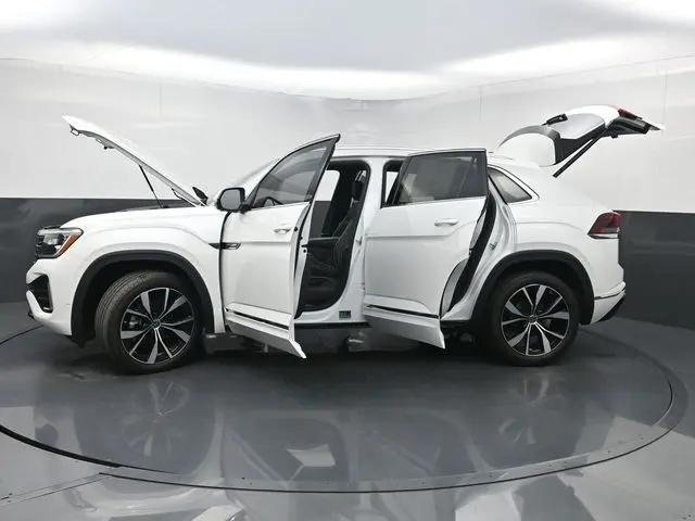 2025 Volkswagen Atlas Cross Sport 2.0T SEL Premium R-Line