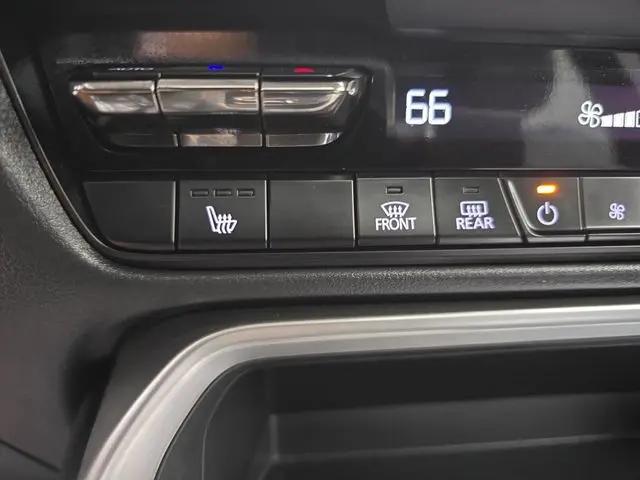 2024 Mazda X-90 3.3 Turbo Preferred Plus