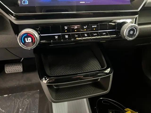 2027 Chevrolet Bolt LT FWD