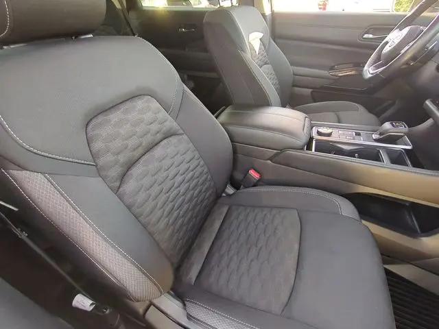 2022 Nissan Pathfinder SV 4WD
