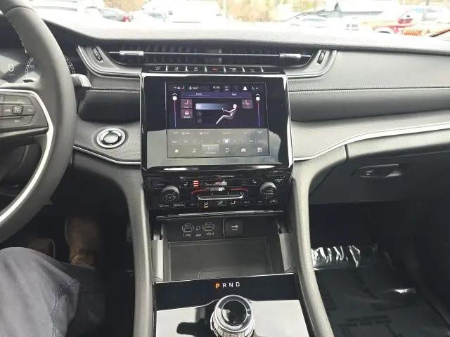 2026 Jeep Grand Cherokee L Altitude 4x4