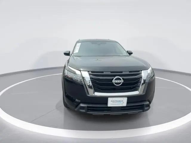 2025 Nissan Pathfinder SV FWD
