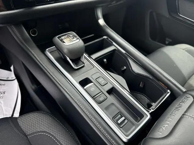 2025 Nissan Pathfinder SV FWD