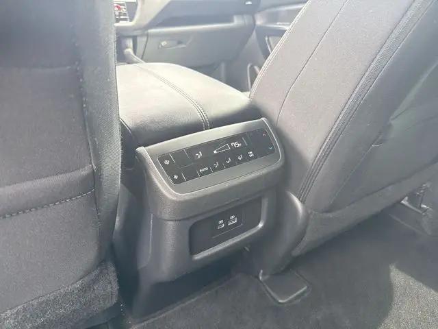 2025 Nissan Pathfinder SV FWD