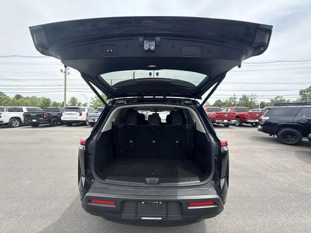 2025 Nissan Pathfinder SV FWD