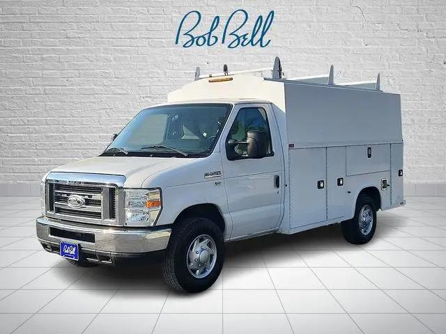 2015 Ford E-350 Cutaway E-350