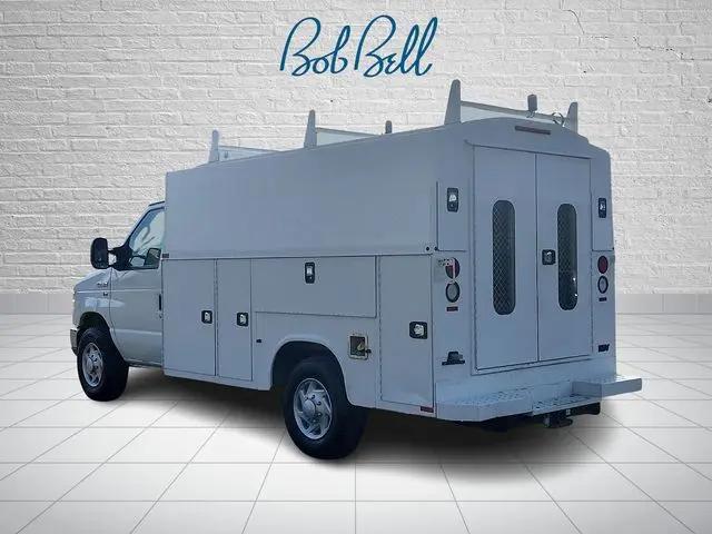 2015 Ford E-350 Cutaway E-350