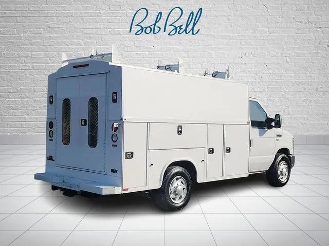 2015 Ford E-350 Cutaway E-350