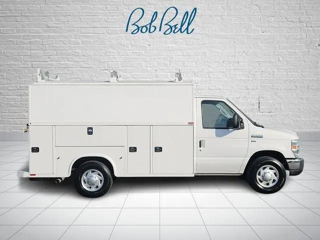 2015 Ford E-350 Cutaway E-350