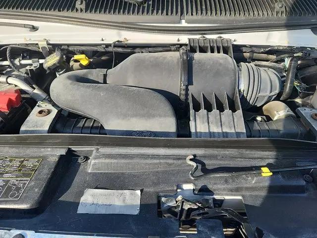 2015 Ford E-350 Cutaway E-350