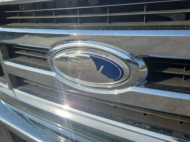 2015 Ford E-350 Cutaway E-350