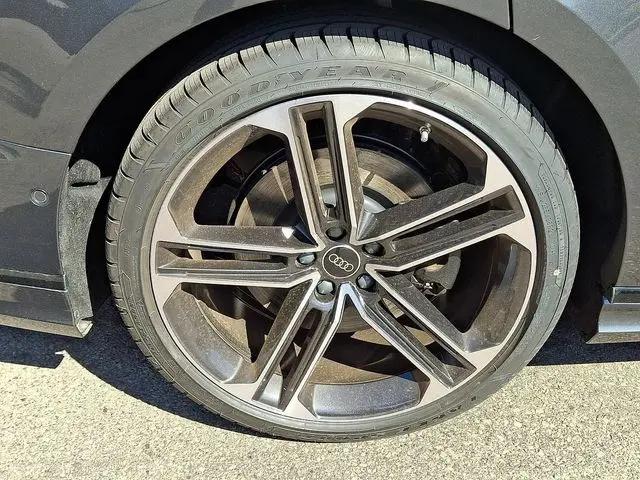 2026 Audi A8 55 TFSI quattro Tiptronic