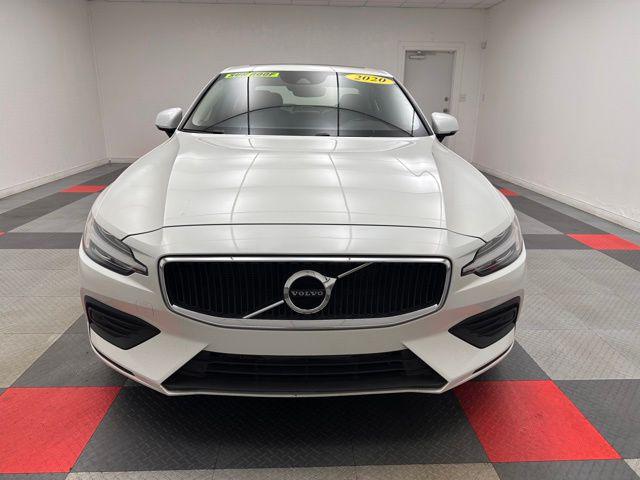 2020 Volvo S60 T6 Momentum