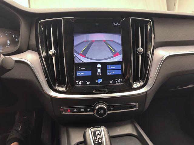 2020 Volvo S60 T6 Momentum
