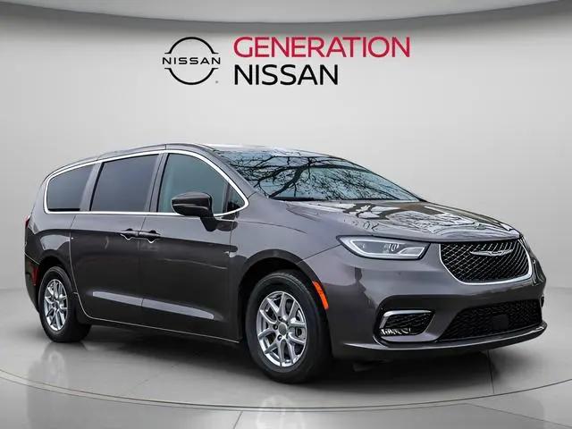 2023 Chrysler Pacifica Touring L for sale in North Plainfield, NJ