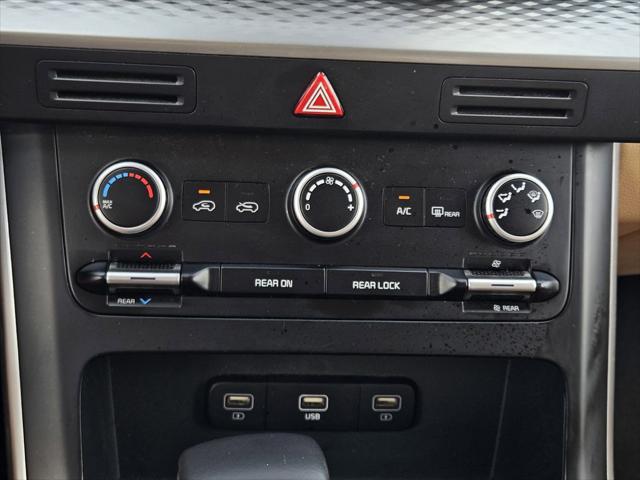 2024 Kia Carnival MPV LX Seat Package