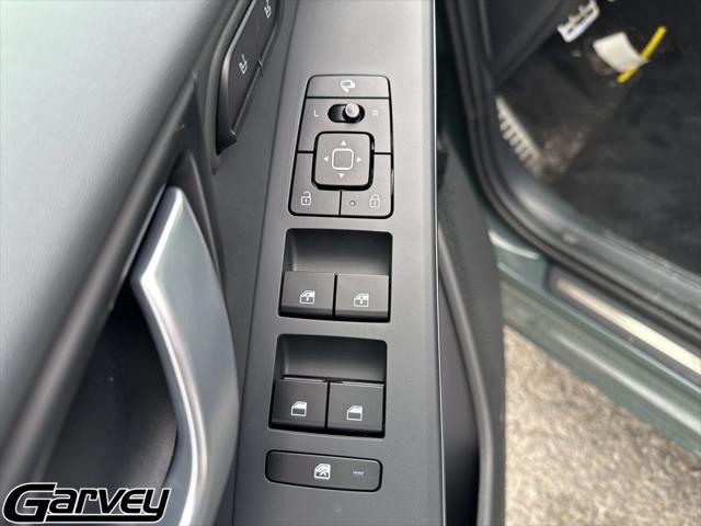 2025 Kia Niro SX Touring
