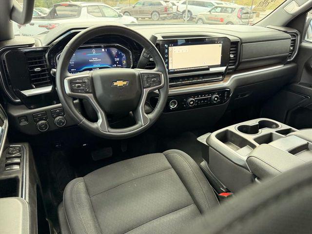 2023 Chevrolet Silverado 1500 4WD Crew Cab Short Bed LT with 2FL