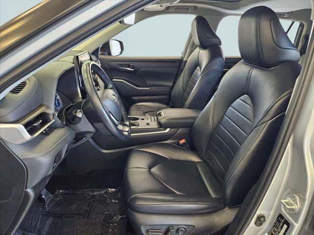 2022 Toyota Highlander Hybrid XLE