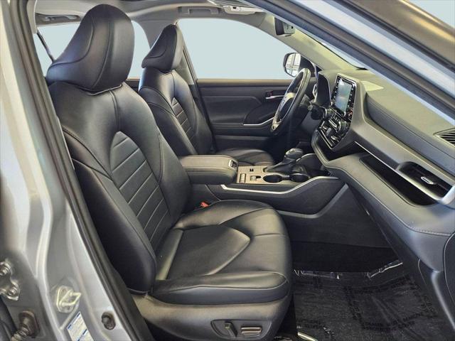 2022 Toyota Highlander Hybrid XLE