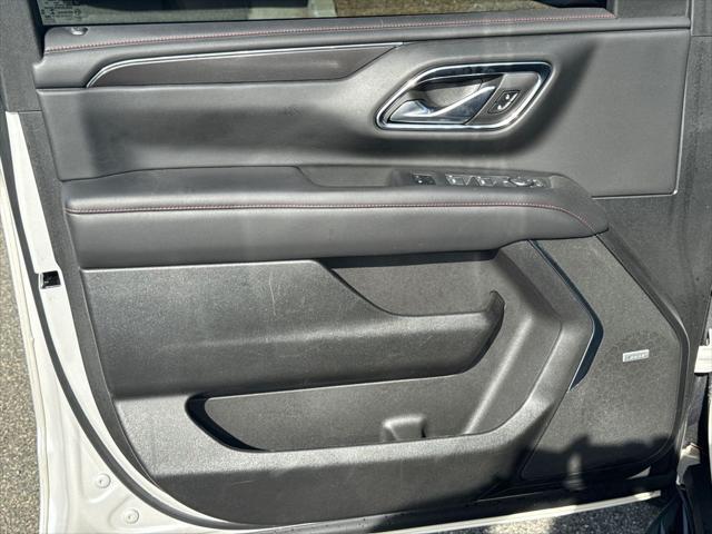 2022 Chevrolet Suburban 4WD RST