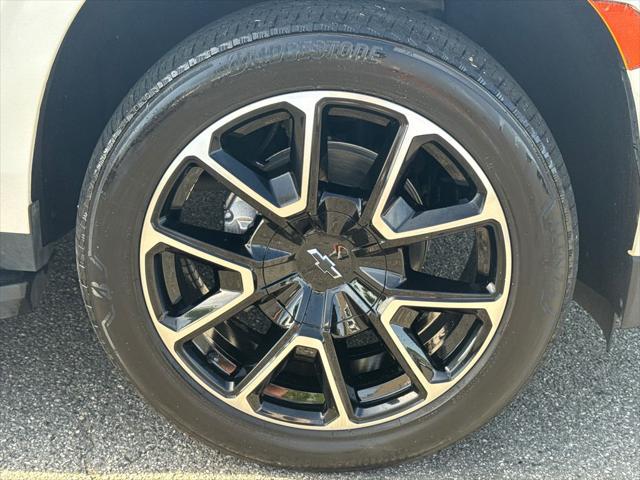 2022 Chevrolet Suburban 4WD RST