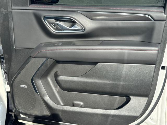 2022 Chevrolet Suburban 4WD RST