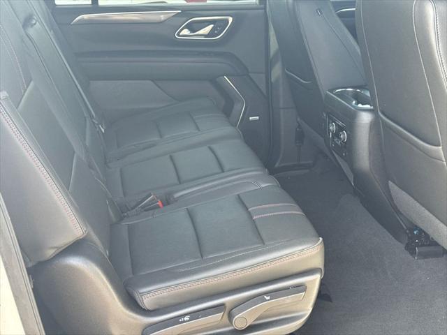 2022 Chevrolet Suburban 4WD RST