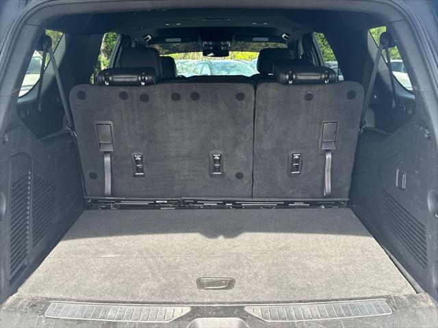 2022 Chevrolet Suburban 4WD RST