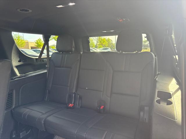 2022 Chevrolet Suburban 4WD RST